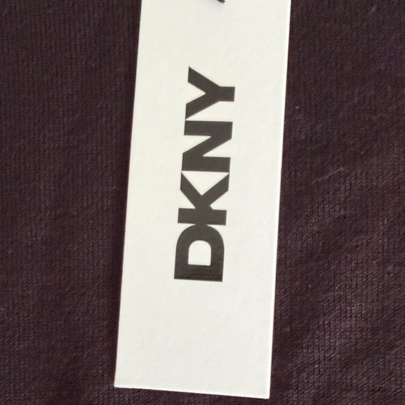 DKNY Black Sweater Blk/White Iconic Logo, On Trend Slits On Sides - Medium NWT - Picture 6 of 8